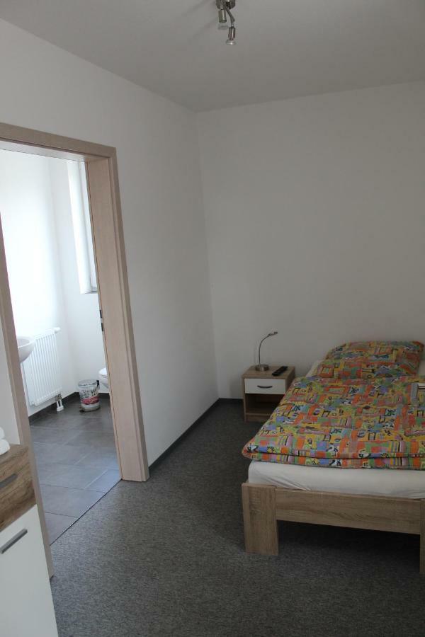 Neumann Zimmervermietung Lohne  Buitenkant foto